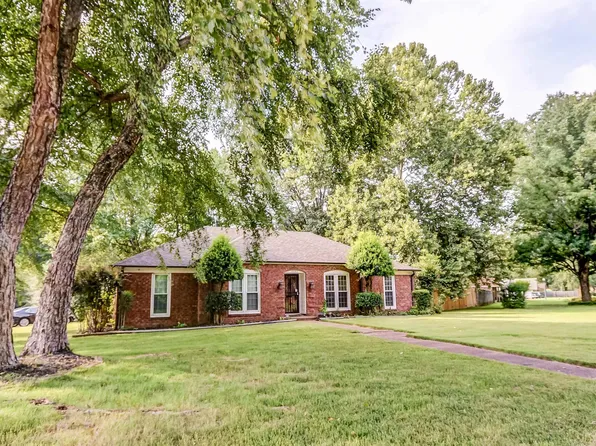 8892 Thakeham Pl N, Cordova, TN 38016