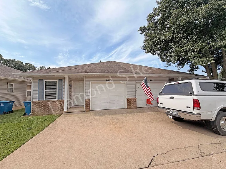 1413 W Rainey St — Photo 2