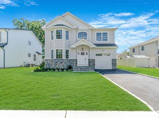 3748 Marilyn Dr, Seaford, NY 11783