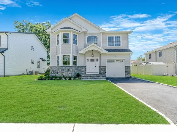 3748 Marilyn Drive, Seaford, NY 11783
