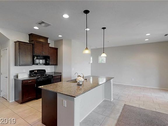 3rd image of 3702 Gilmore Creek St
