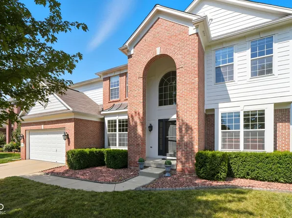 2176 Mustang Chase Dr, Carmel, IN 46074