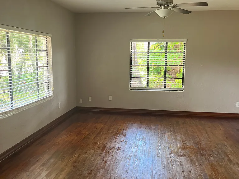 310 W Oak Dr — Photo 11