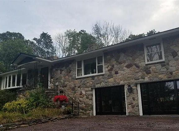 3rd image of 1305 Route 115