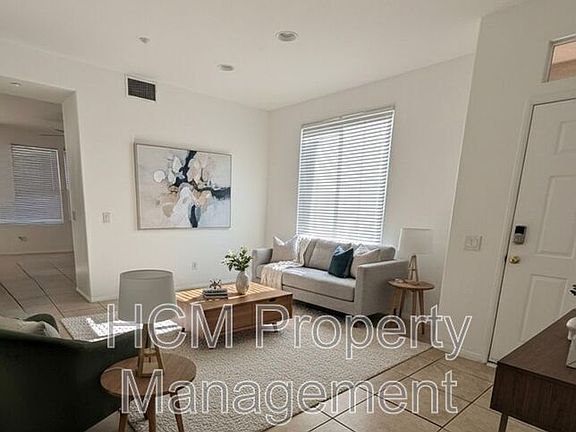 3rd image of 28 Lansdale Ct