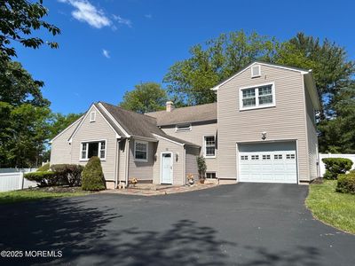 32 Merion Drive, Manalapan, NJ, 07726
