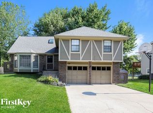 1118 E Elizabeth St, Olathe, KS 66061