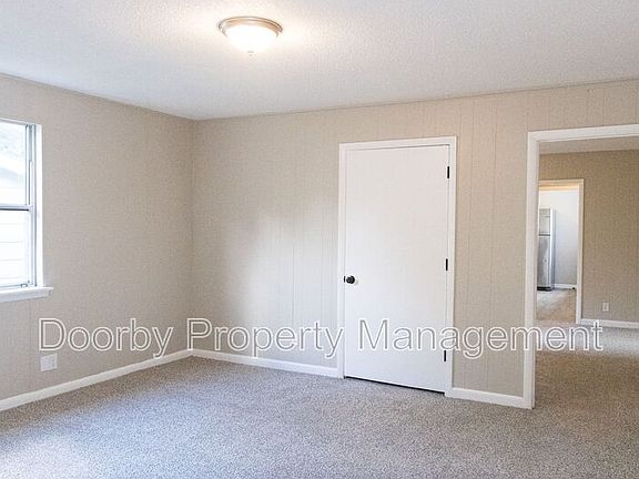 5th image of 3113 Curtis St #A