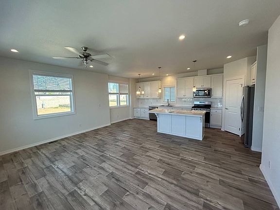 4th image of 3444 W Center St #10