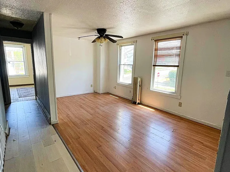 181 McLean St #2 — Photo 5