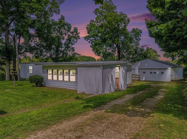13486 Pioneer St, Marcellus, MI 49067