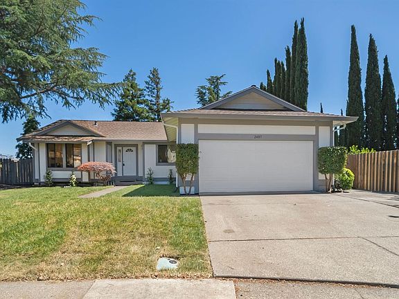 2nd image of 2407 Skipper Court