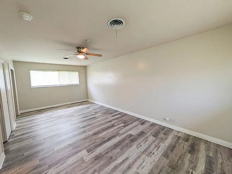 1907 Link Ave — Photo 11