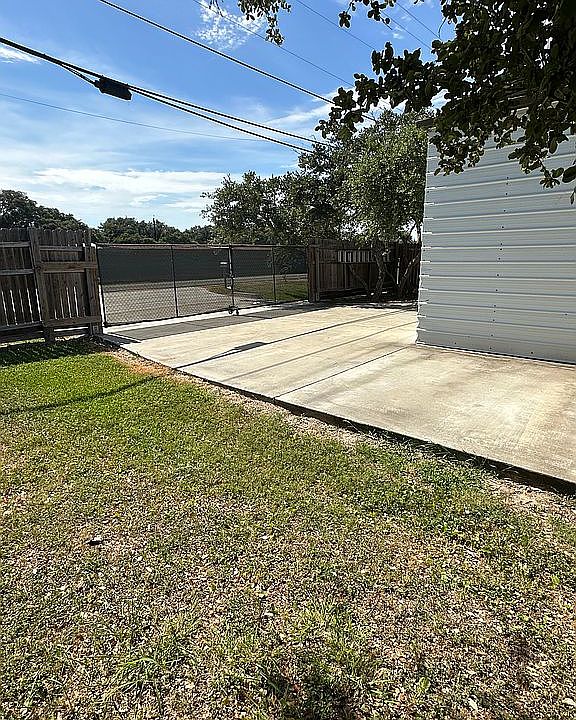 201 Traylor Ave, Rockport, TX 78382 Zillow