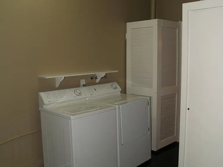 1418 Bryn Mawr Ave — Photo 13