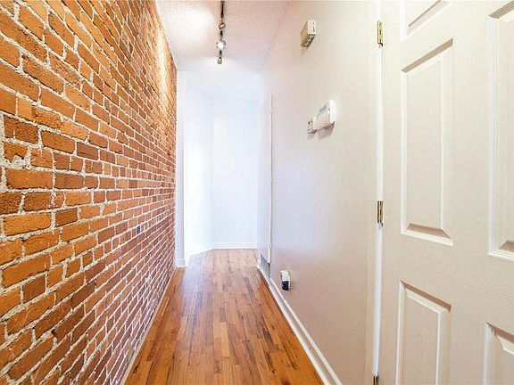 4th image of 2352 Albion Pl #2W
