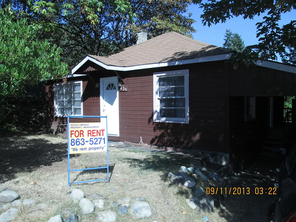 135 NW B Ave