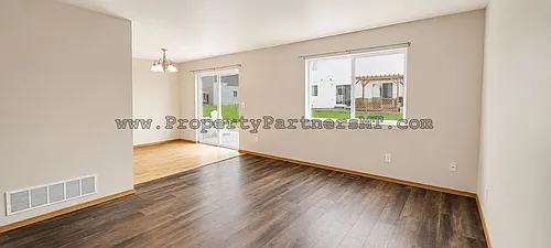 892 N River Rock Dr Photo 1