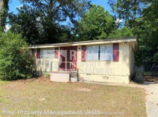 612 Cedarwood Dr, Bonaire, GA 31005