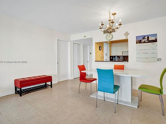 2nd image of 230 Lakeview Dr APT 107