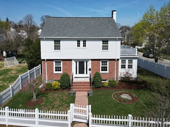 778 W Roxbury Pkwy, Roslindale, MA 02131