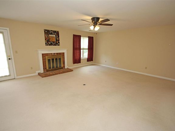 3rd image of 8815 Pardee Forest Dr APT C