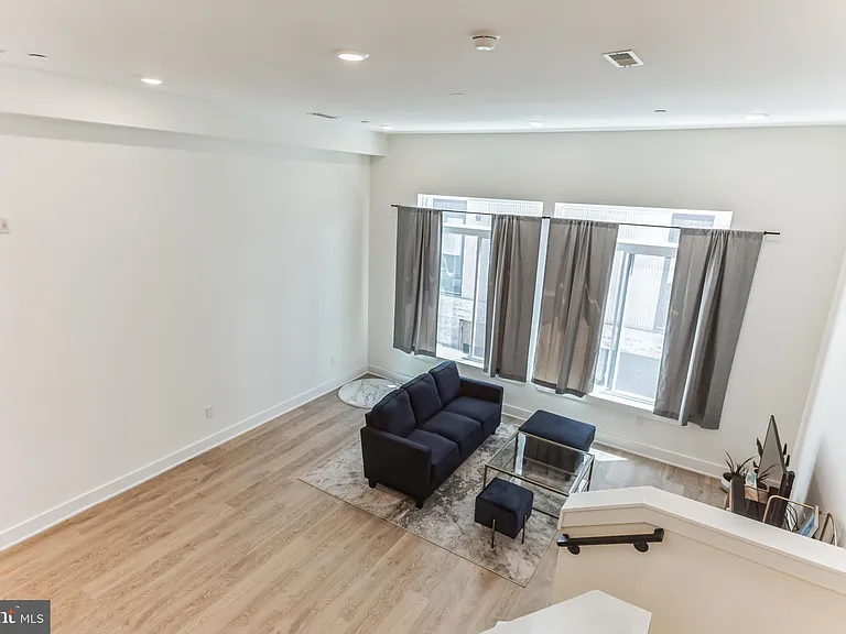 1115 N American St #B6 — Photo 4