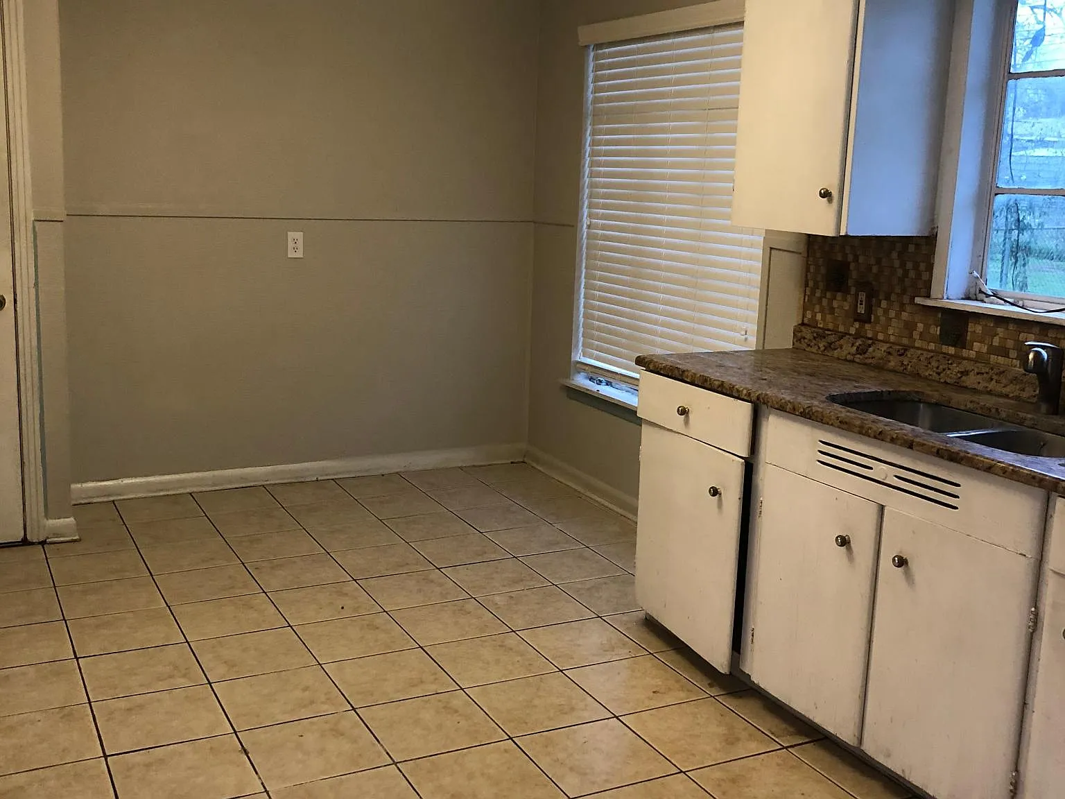3 bed, 1100 sqft, $1,550 — Photo 4