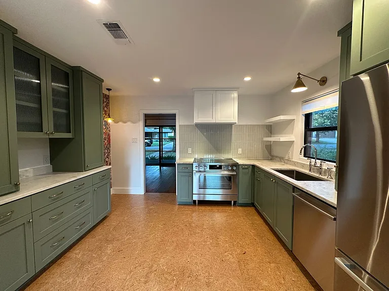 4711 Fairview Dr — Photo 9