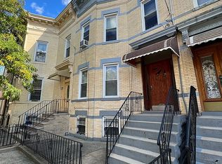 2154 Bleecker St, Flushing, NY 11385