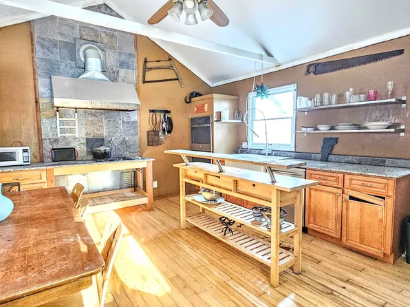 52 North Road, Wilmington, VT 05363-1812