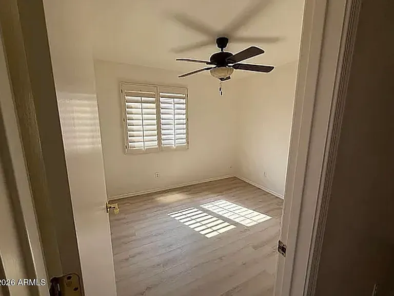 1338 E 10th Pl — Photo 15