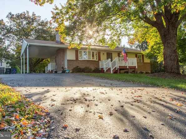 5906 Dale Dr, Sykesville, MD 21784