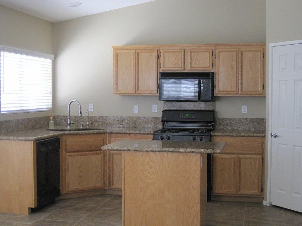 1st image of 83127 Long Cove Dr