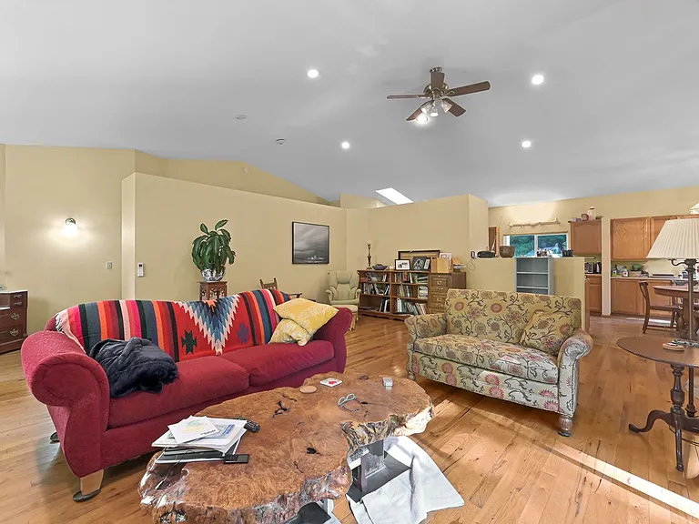2 Holly View Way — Photo 7