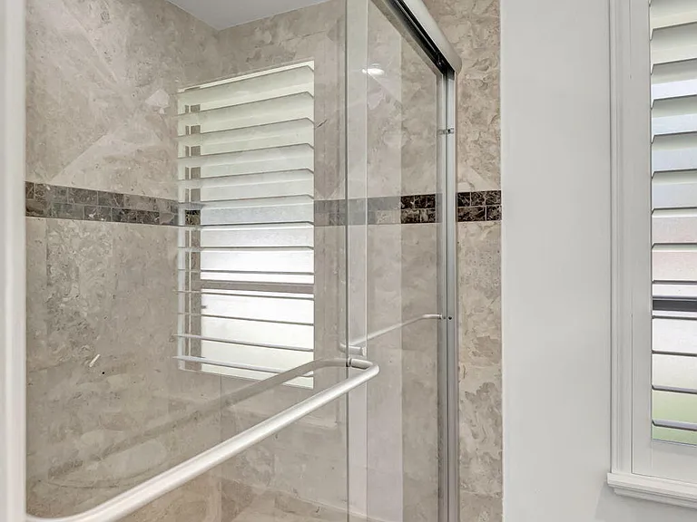 804 Foxpointe Cir — Photo 32