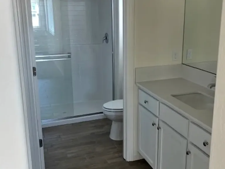 1507 Redbrick Ln — Photo 2