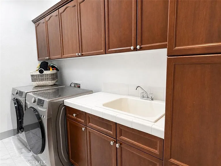 11495 Foxdale Dr — Photo 15