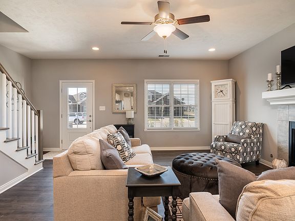 2nd image of 2324 Palomino Pl