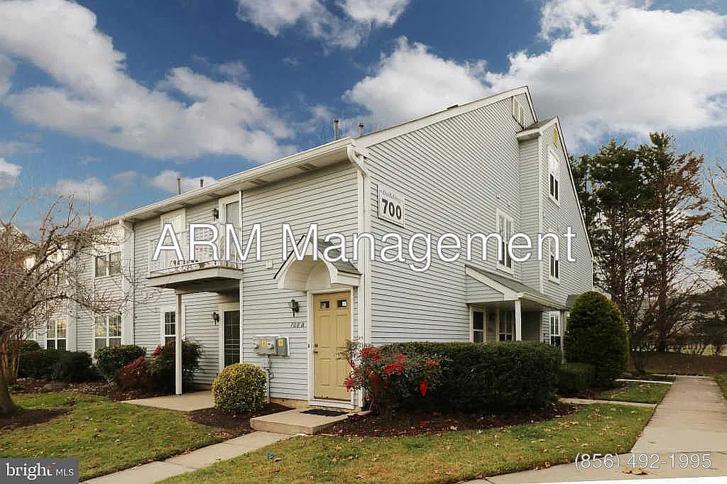 707 Sedgefield Dr — Photo 1