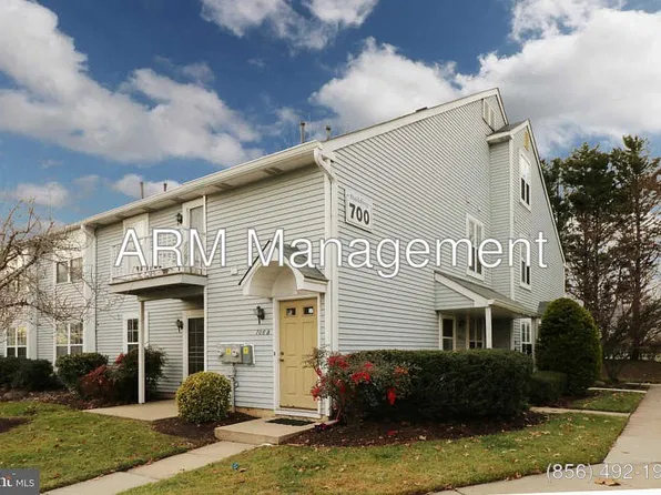 707 Sedgefield Dr, Mount Laurel, NJ