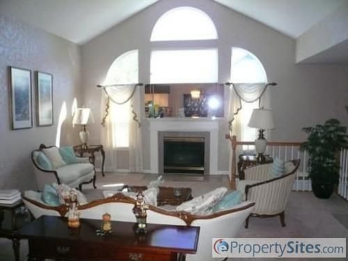 2nd image of 167 Canterbury Ct #8B