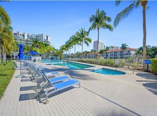 2950 NE 188th St APT 121, Aventura, FL 33180
