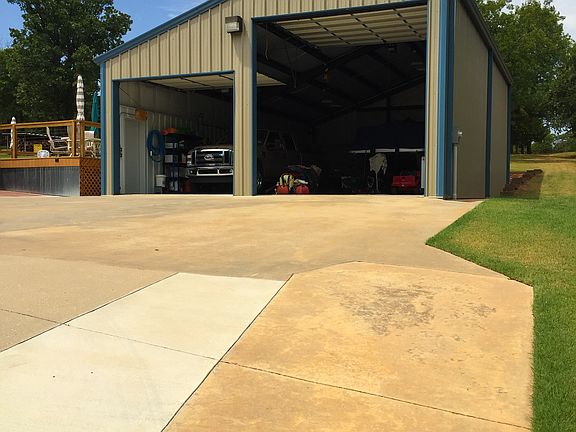 Building for RV or boat.
