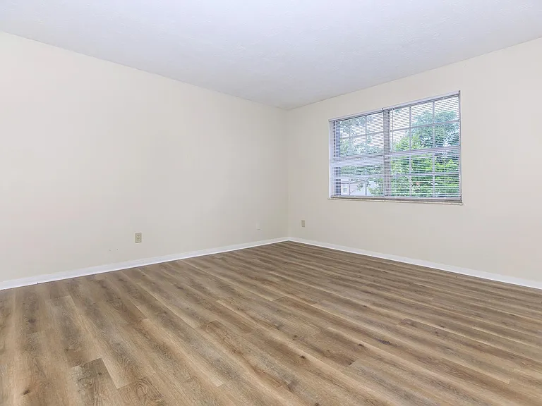 LakeHouse at Florence Apartments — Photo 23
