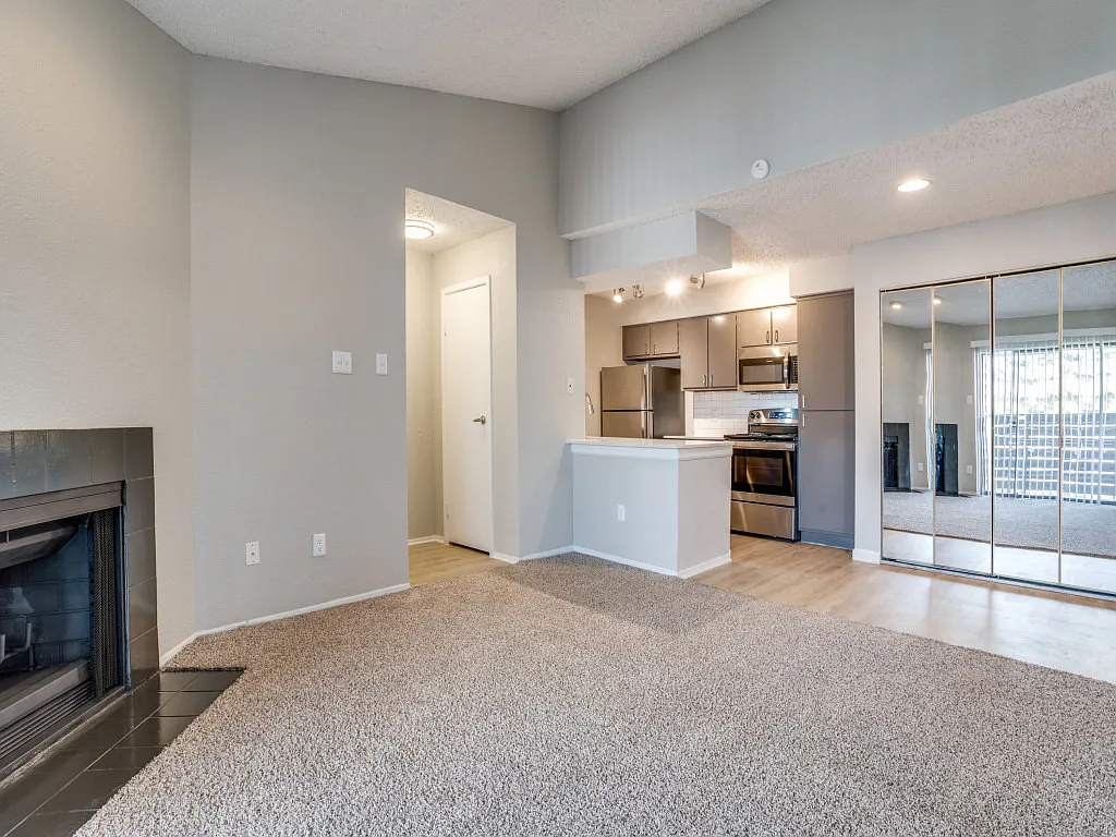 Hudson Apartments — Photo 2