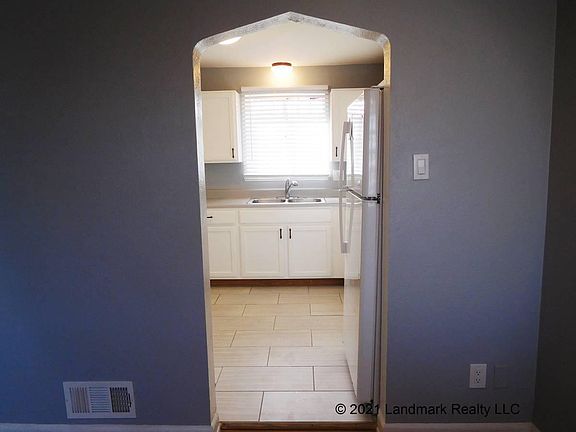 5th image of 3523 Hudson St #3523