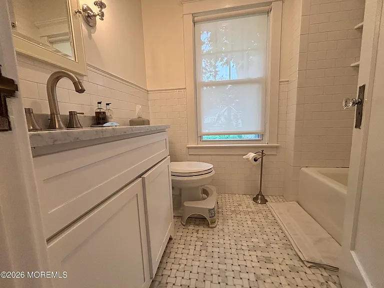 219 Elberon Blvd — Photo 14