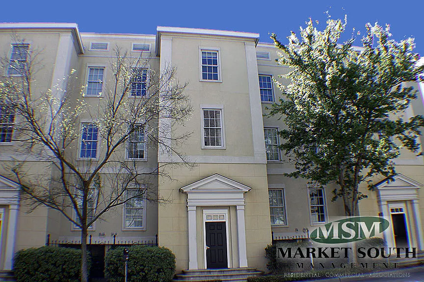 "Garden On Jones" Historic Downtown Charm With Modern Amenities — Photo 1