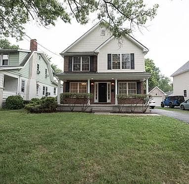 2nd image of 204 W Park Pl